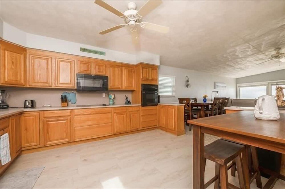 Photo of Kitchen in Wilbur-By-The-Sea