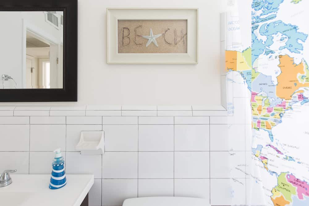 Photo of Bathroom in Highland Garden