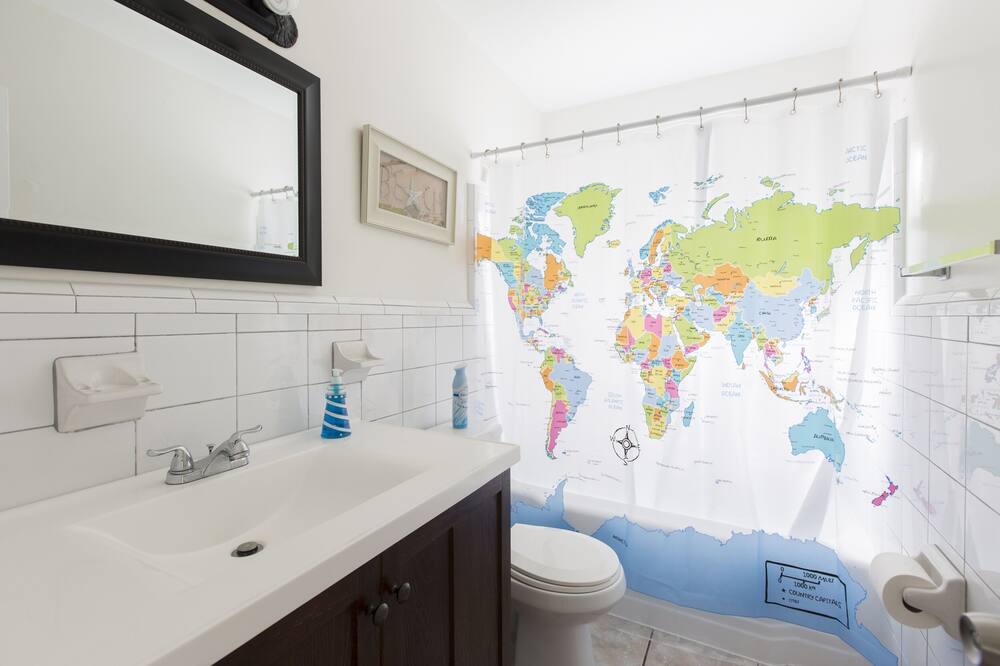 Photo of Bathroom in Highland Garden