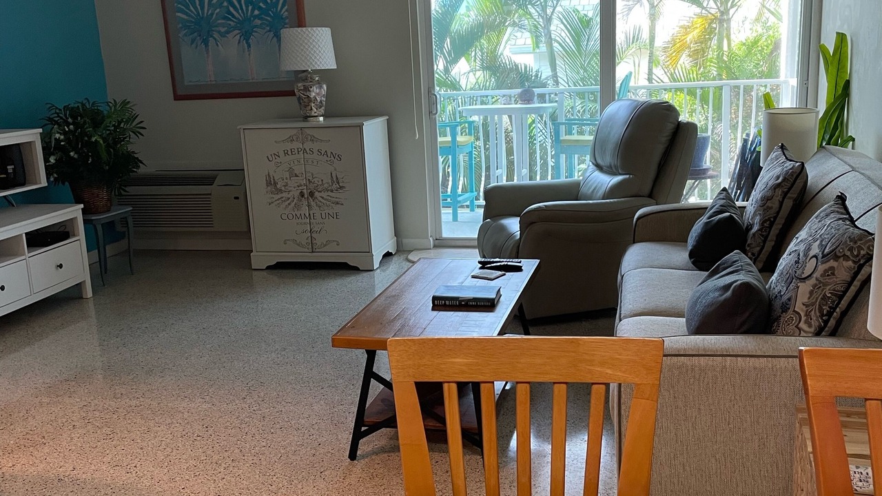 Photo of Livingroom in Crescent Beach