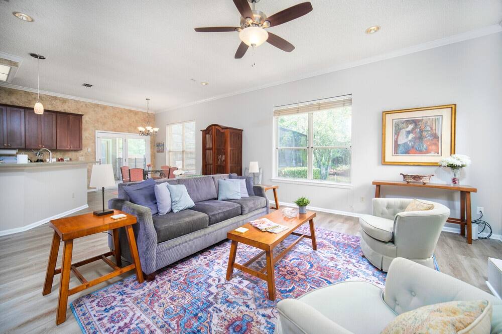 Photo of Livingroom in Mandarin