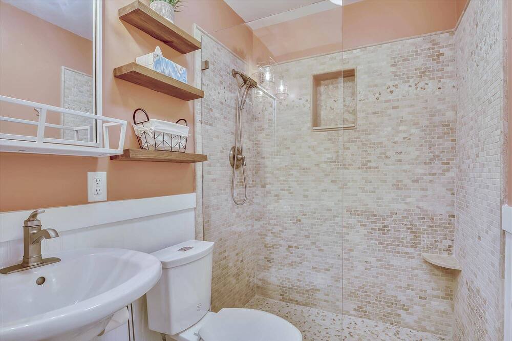Photo of Bathroom in Midtown