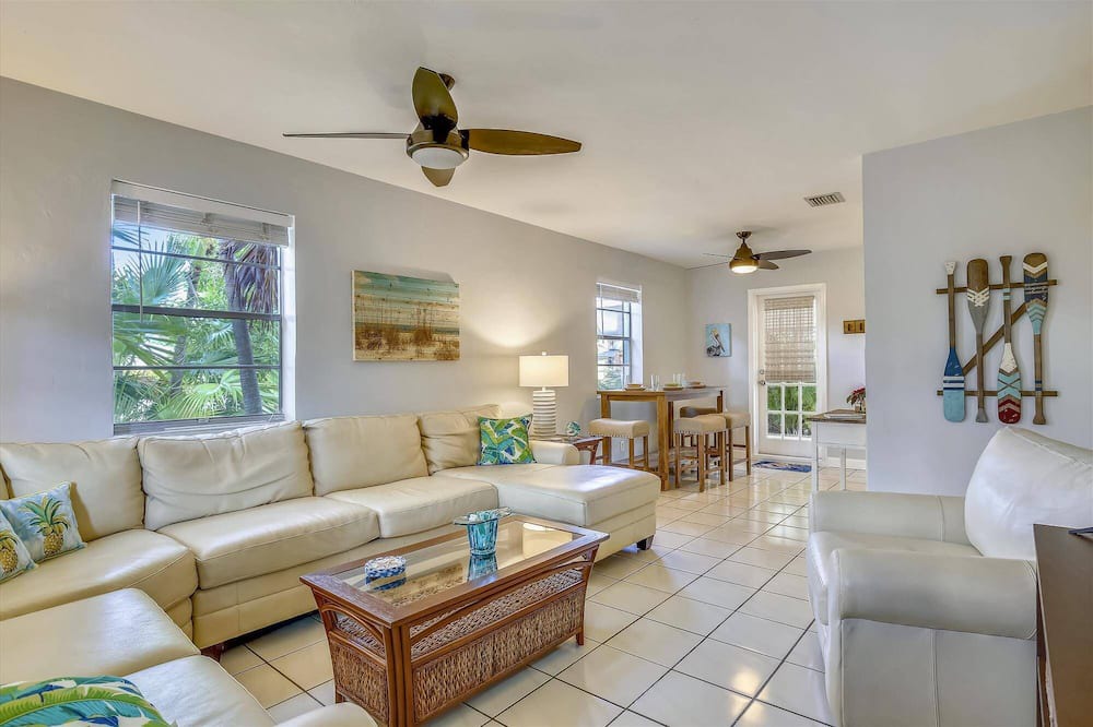 Photo of Bedroom in Midtown