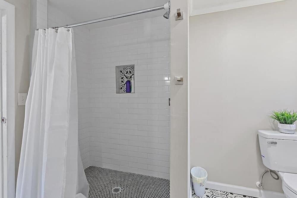 Photo of Bathroom in Avondale