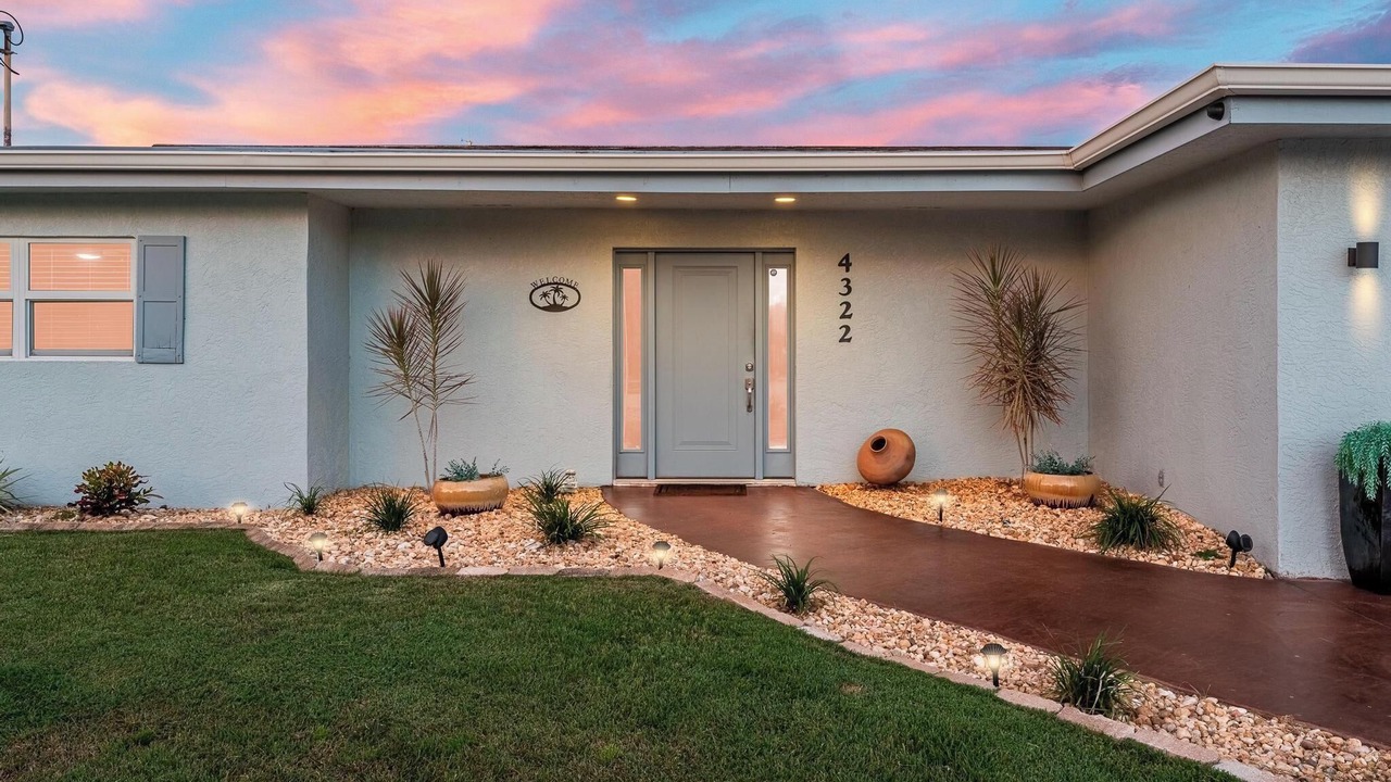 Photo of Outdoor in Lochmoor Waterway Estates