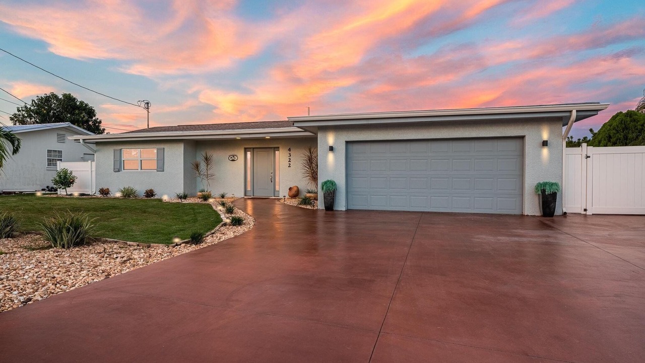 Photo of Outdoor in Lochmoor Waterway Estates
