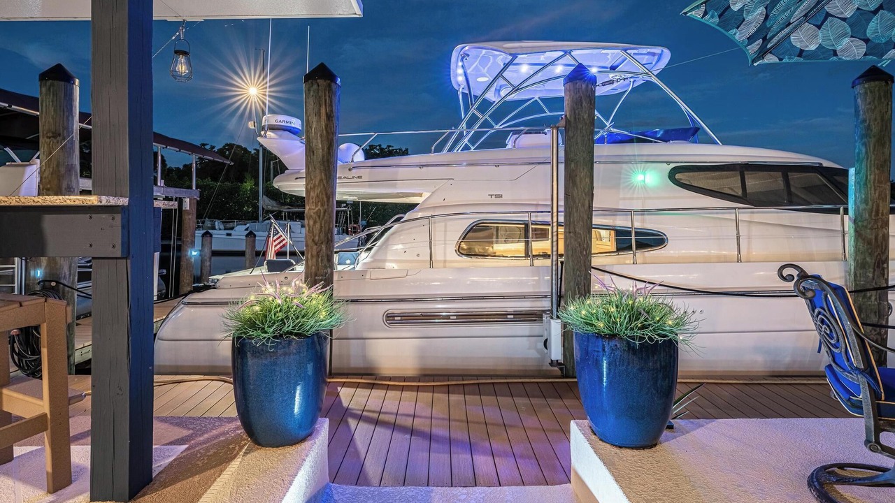 Photo of Outdoor in Lochmoor Waterway Estates
