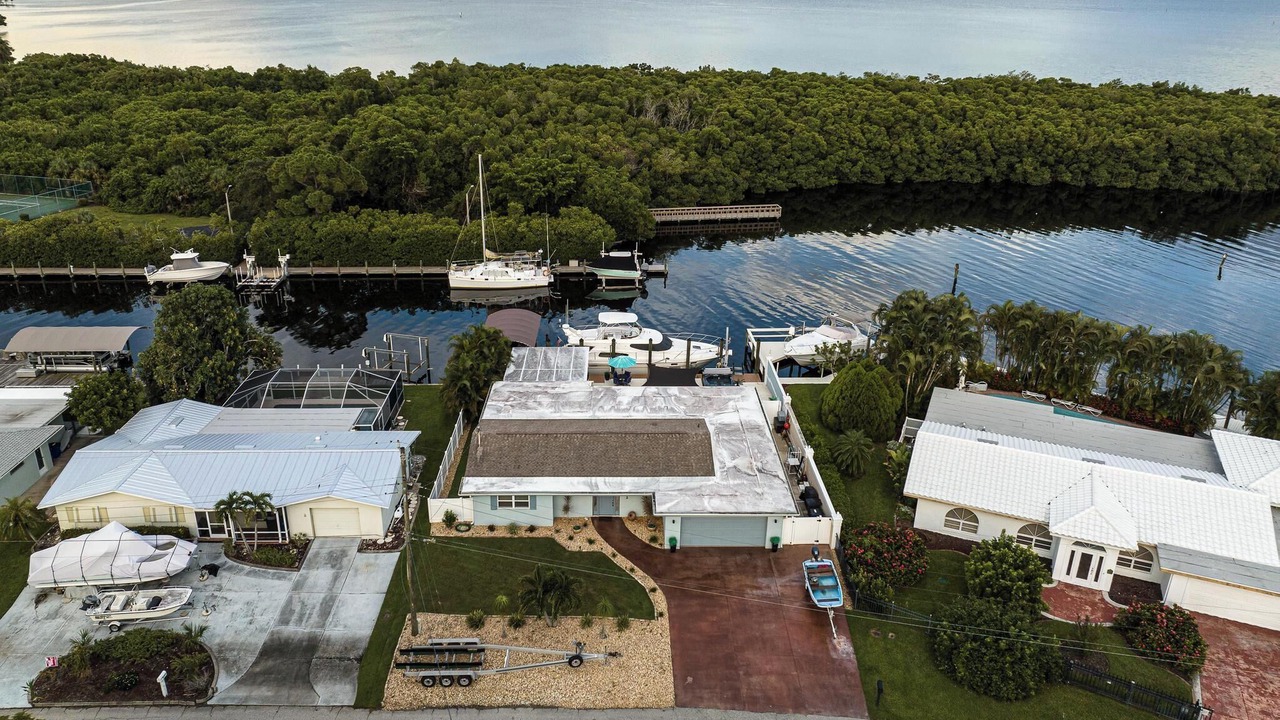 Photo of Others in Lochmoor Waterway Estates