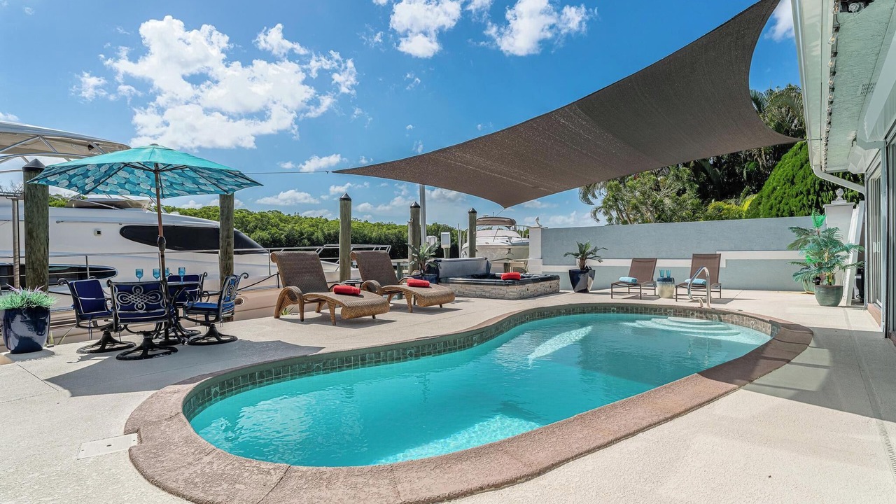 Photo of Outdoor in Lochmoor Waterway Estates