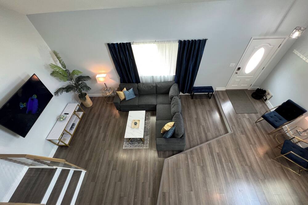 Photo of Bedroom in Egypt Lake-Leto