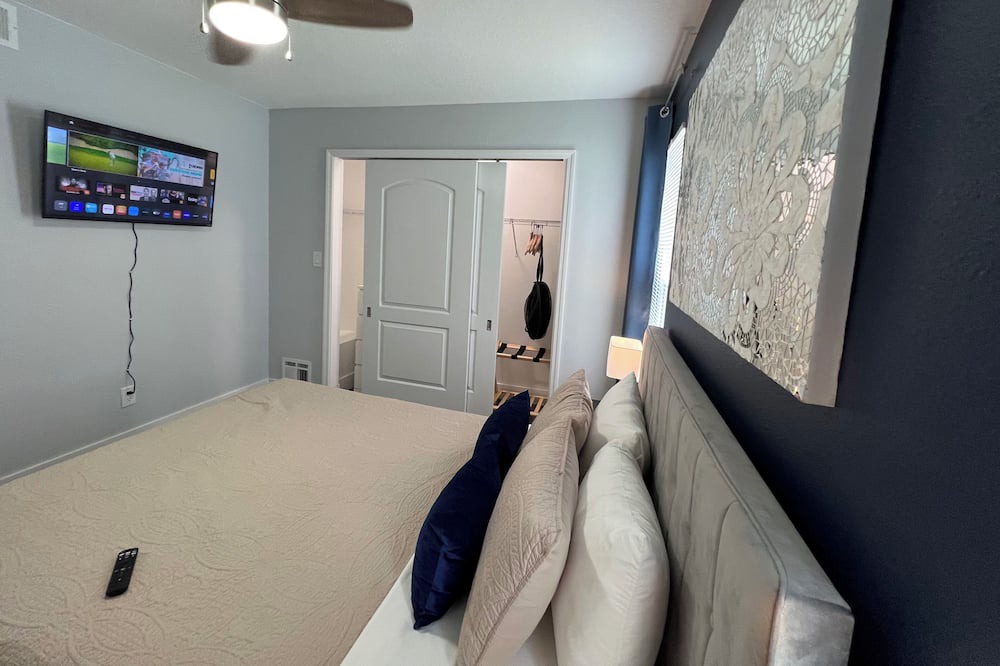 Photo of Bedroom in Egypt Lake-Leto