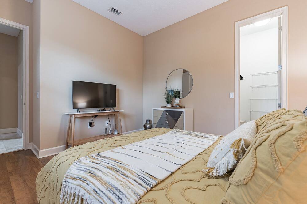 Photo of Bedroom in Downtown
