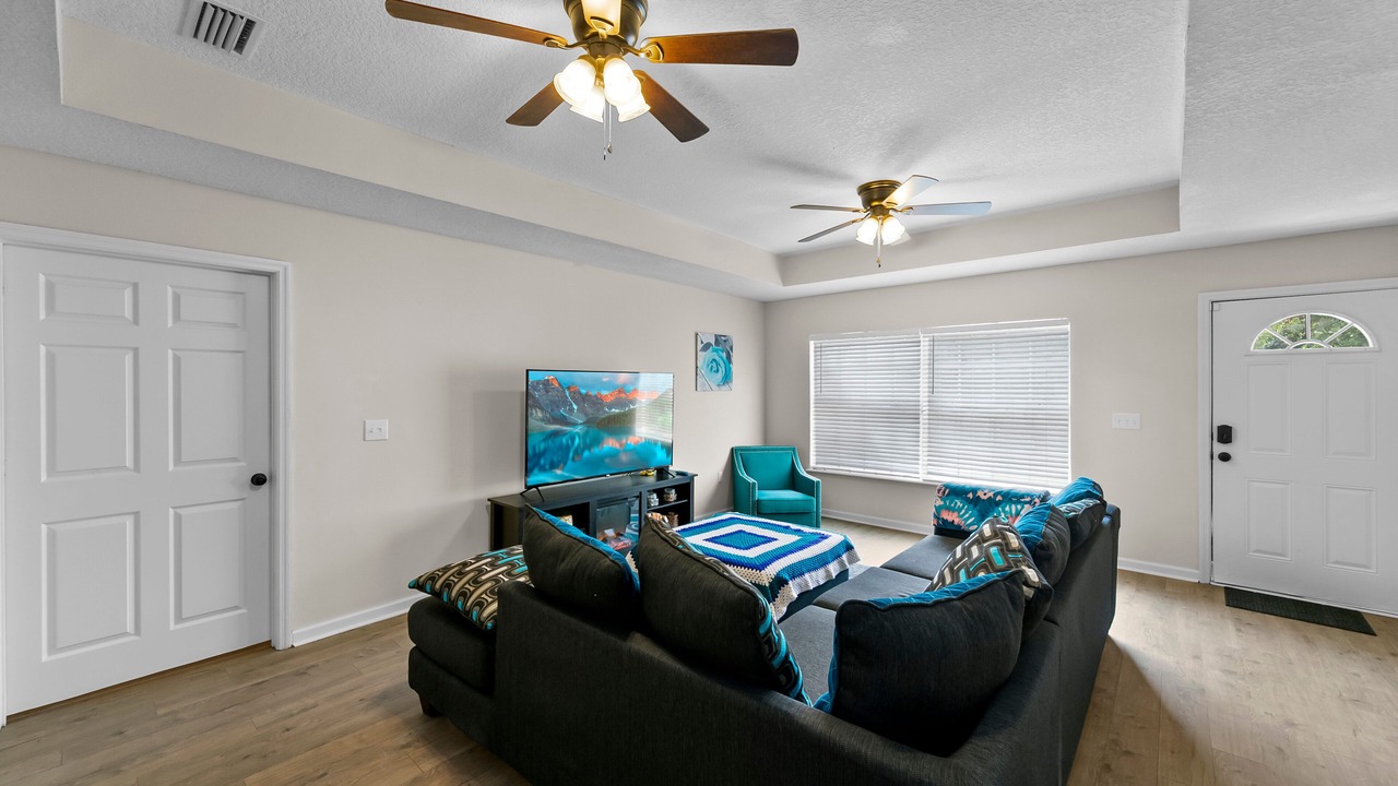 Photo of Livingroom in Northside