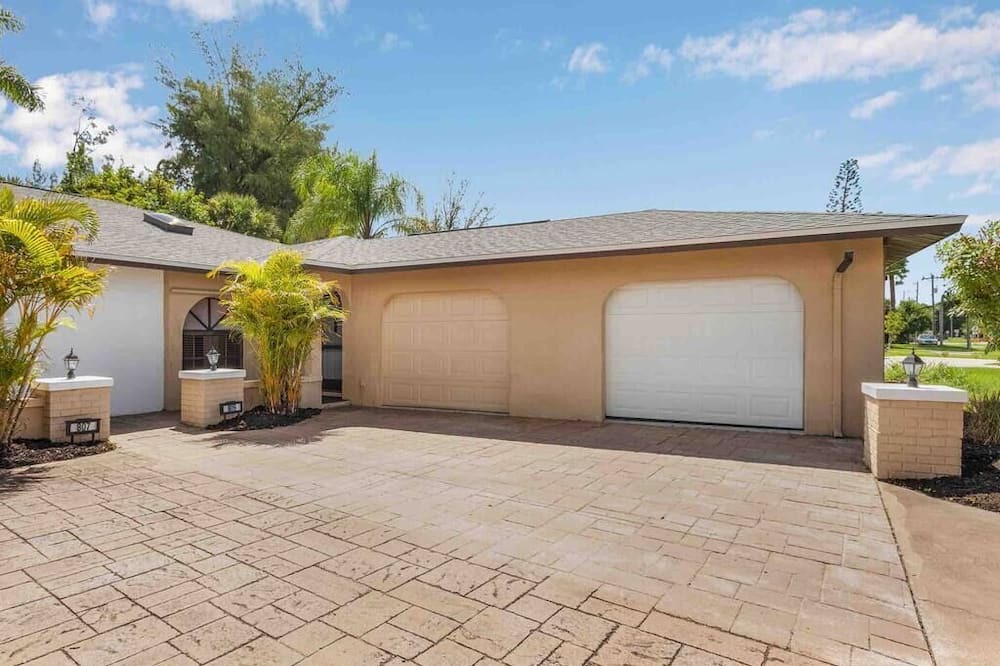 Photo of Others in Lochmoor Waterway Estates