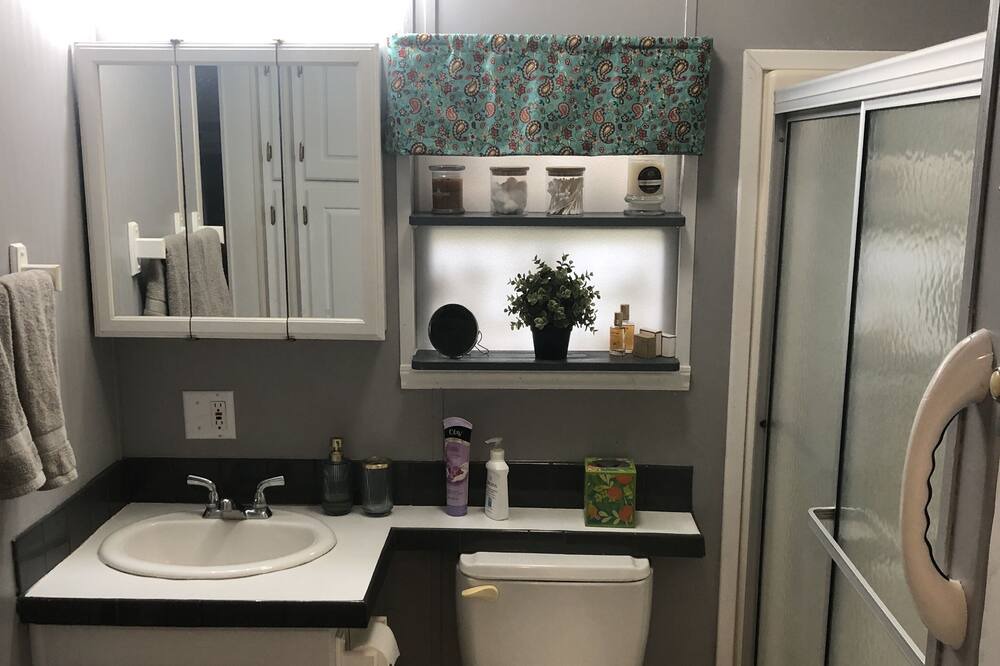 Photo of Bathroom in Reddick