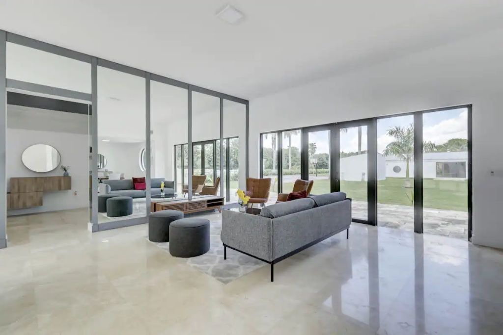 Photo of Livingroom in Southwest Ranches
