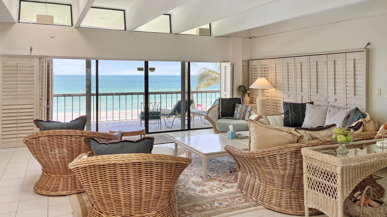 Photo of Livingroom in Redington Beach