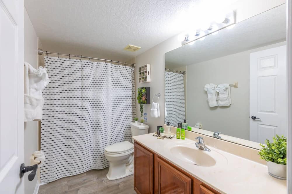 Photo of Bathroom in Poinciana