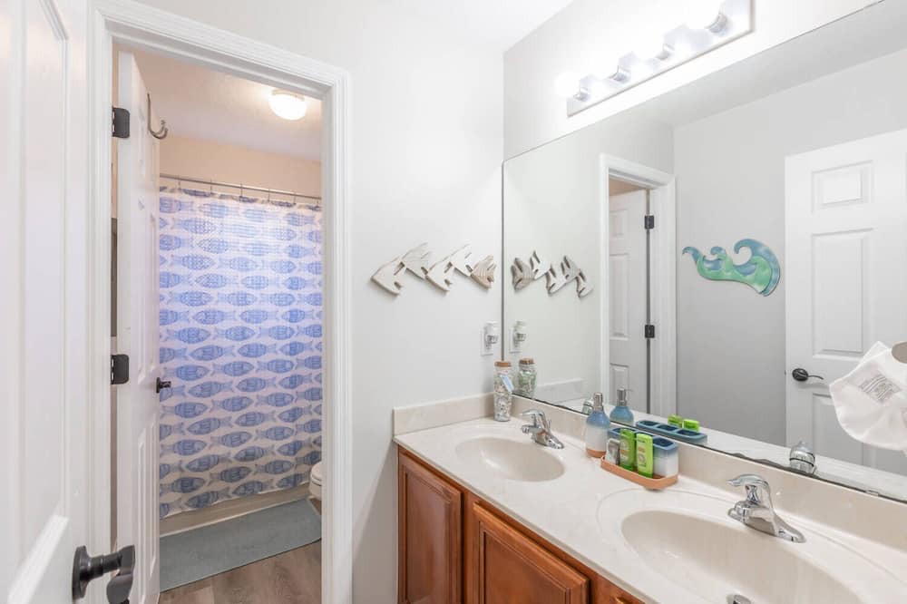 Photo of Bathroom in Poinciana