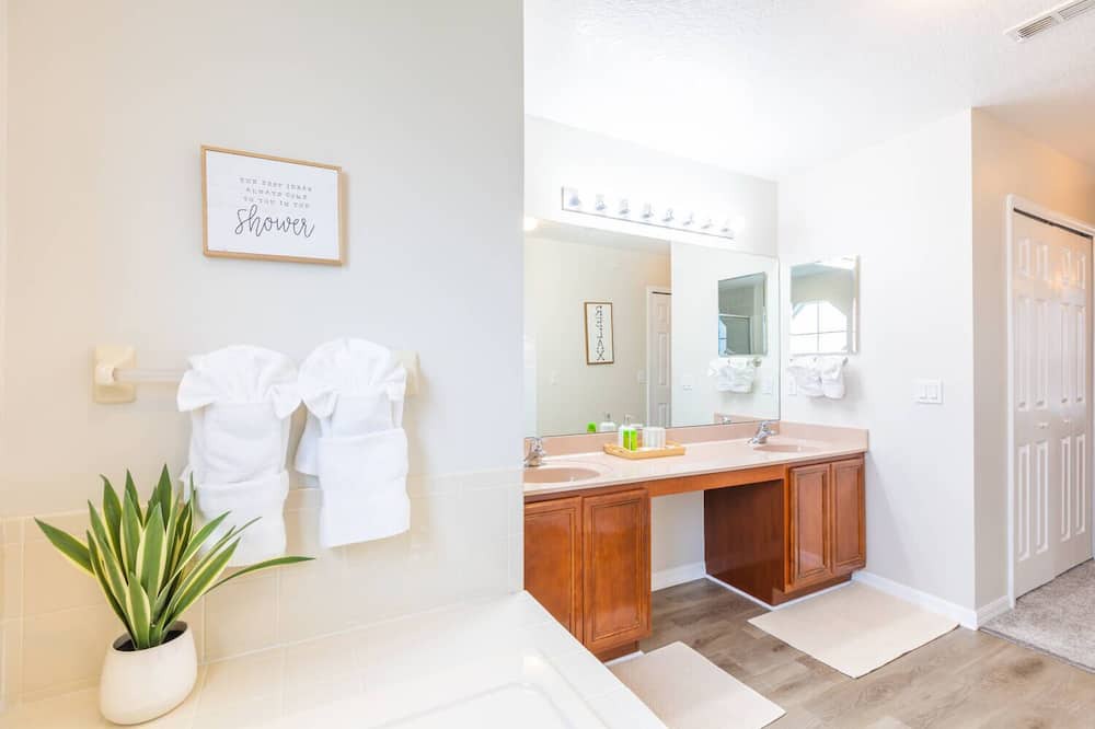 Photo of Bathroom in Poinciana