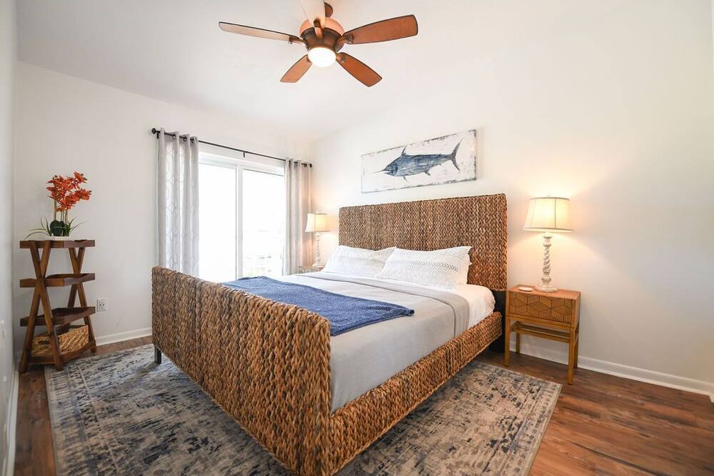Photo of Bedroom in Venetian Shores