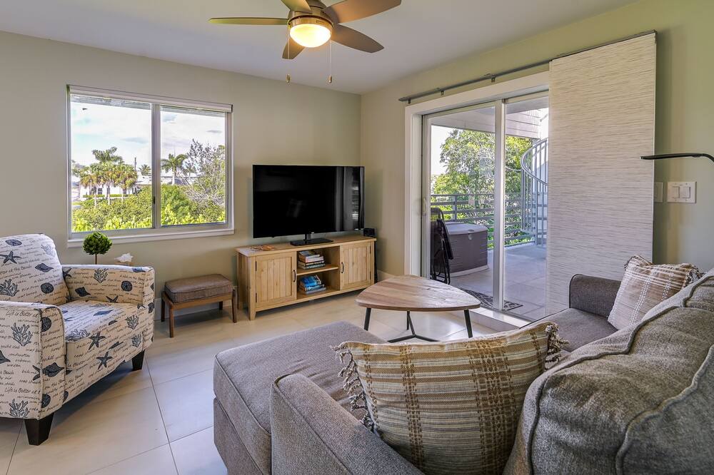 Photo of Bedroom in Isles of Capri