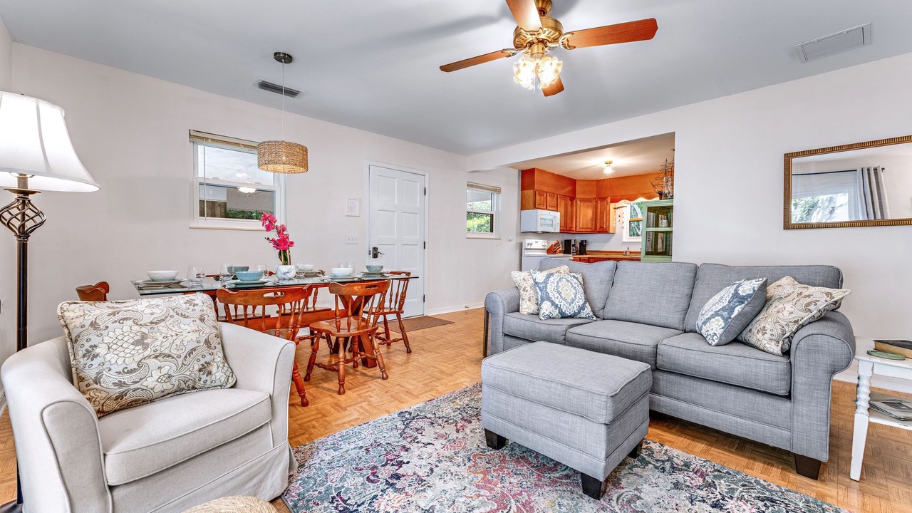 Photo of Livingroom in Eastpoint