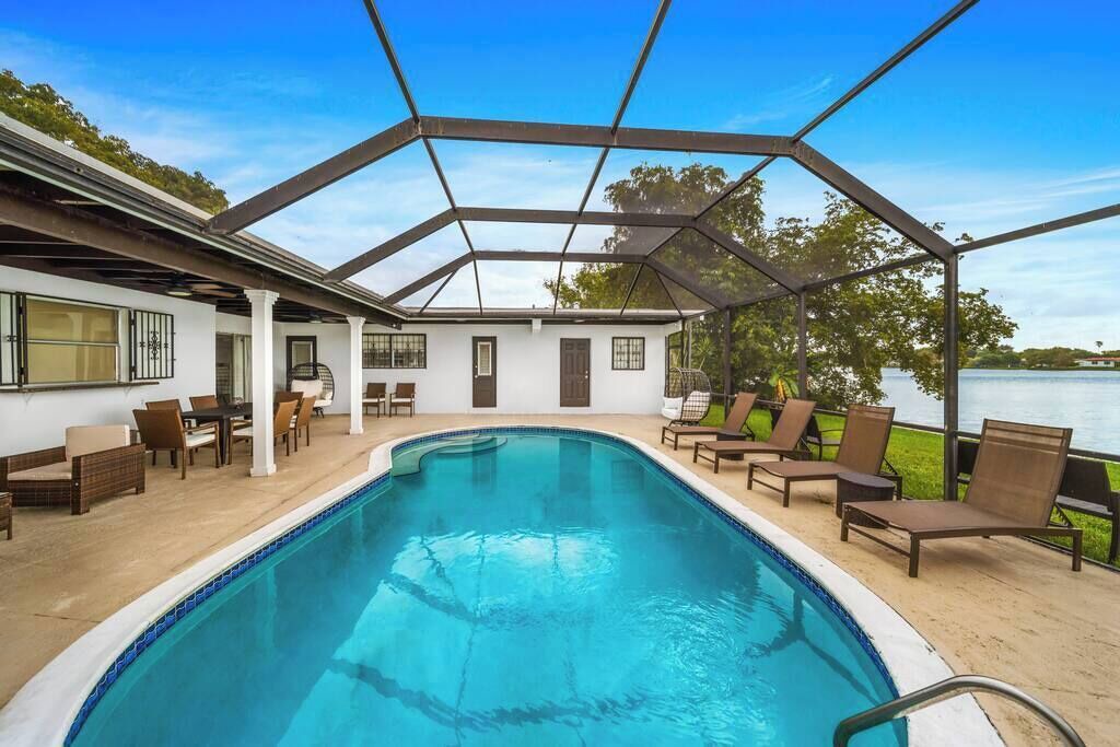 Photo of Outdoor in Pembroke Pines