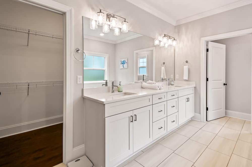 Photo of Bathroom in Crawfordville
