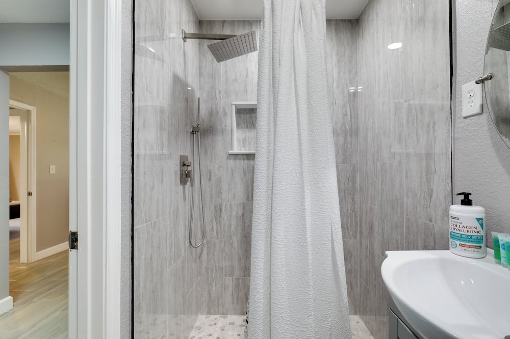 Photo of Bathroom in Gibsonton