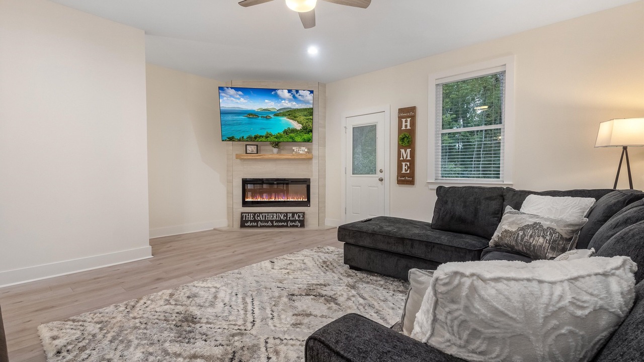 Photo of Livingroom in Tallahassee