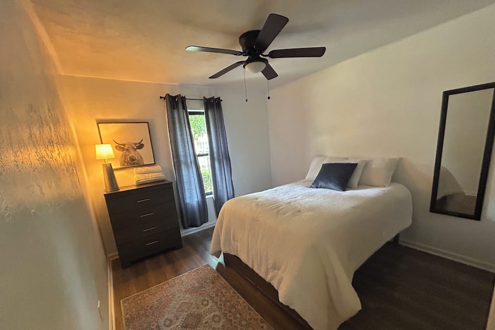 Photo of Bedroom in Tallahassee