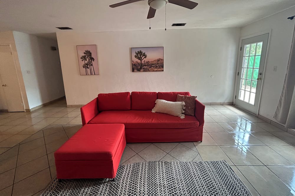 Photo of Livingroom in Tallahassee