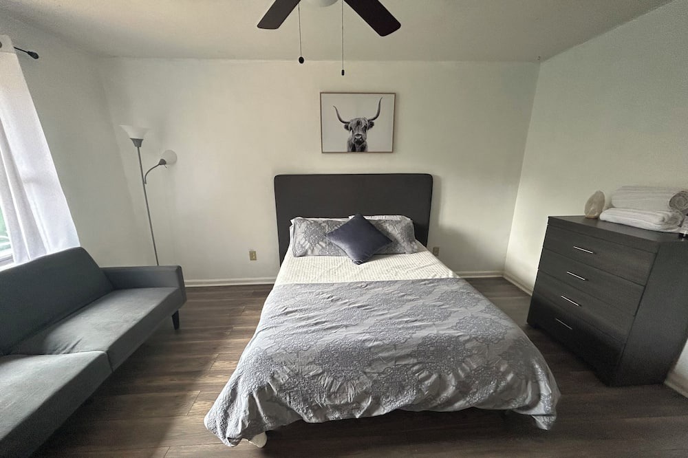 Photo of Bedroom in Tallahassee