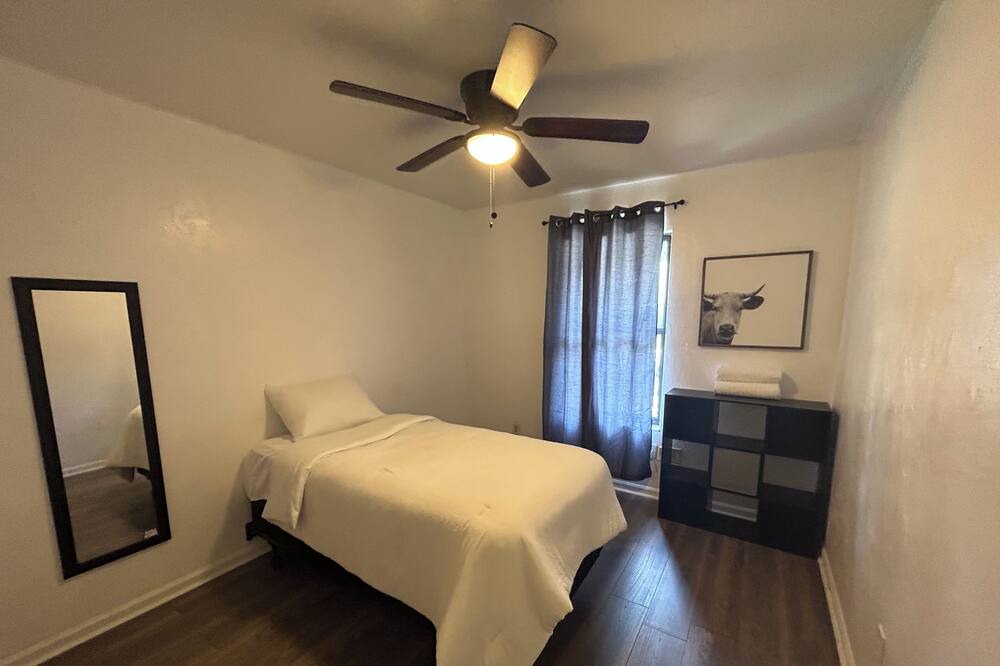 Photo of Bedroom in Tallahassee