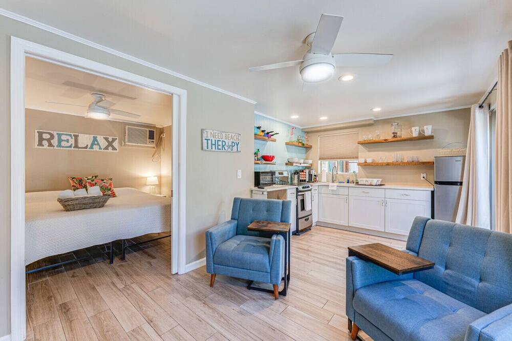 Photo of Livingroom in Historic Uptown