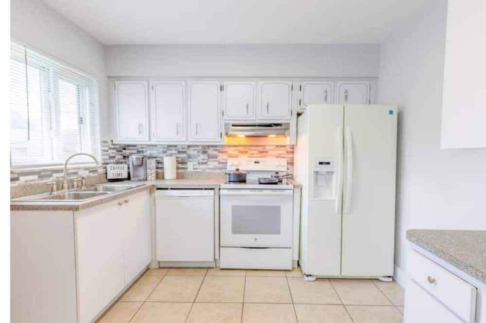 Photo of Kitchen in Melaleuca Gardens
