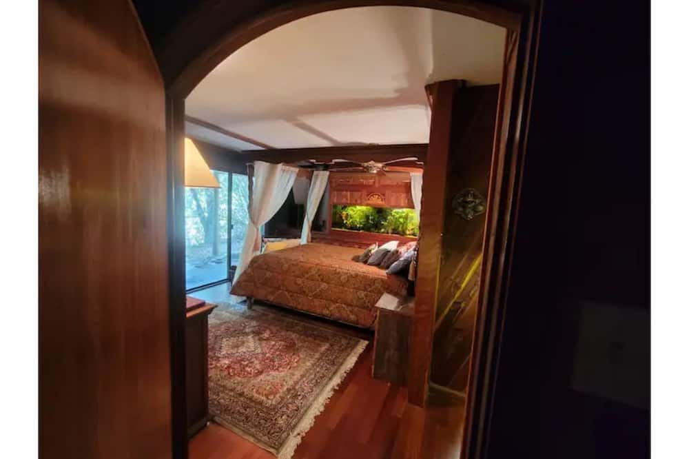 Photo of Bedroom in Crawfordville