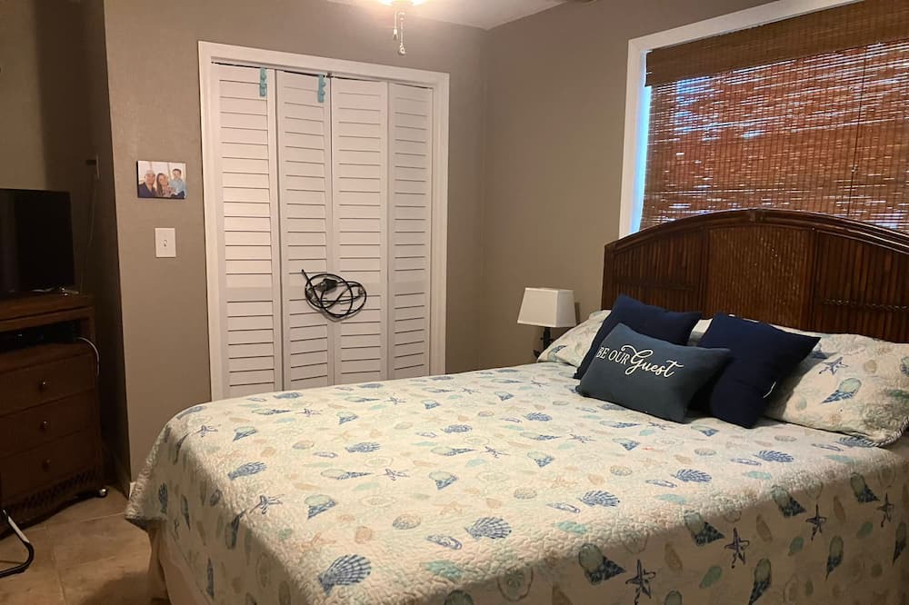 Photo of Bedroom in Big Pine Key