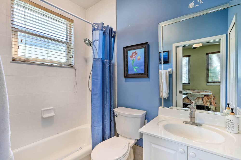 Photo of Bathroom in Tamiami