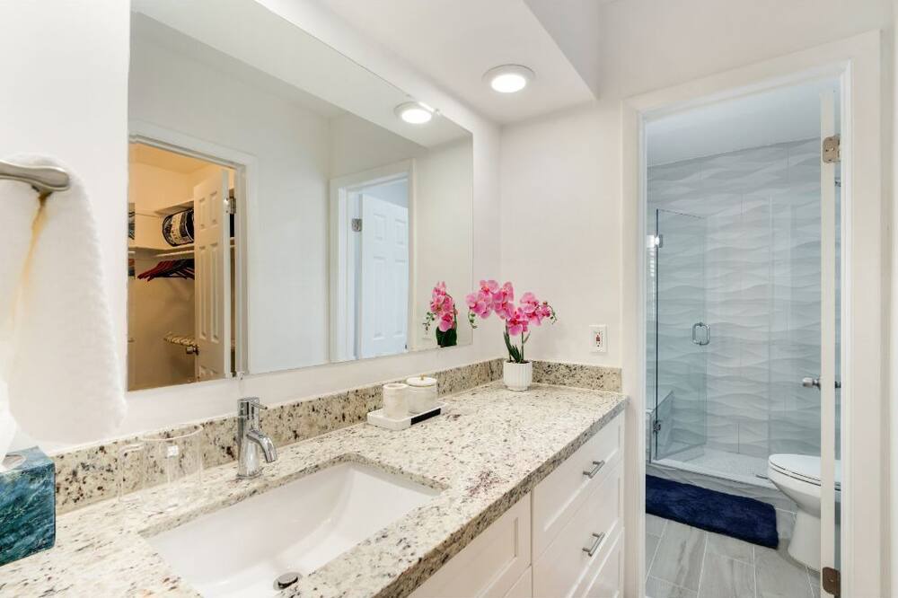 Photo of Bathroom in Surfside
