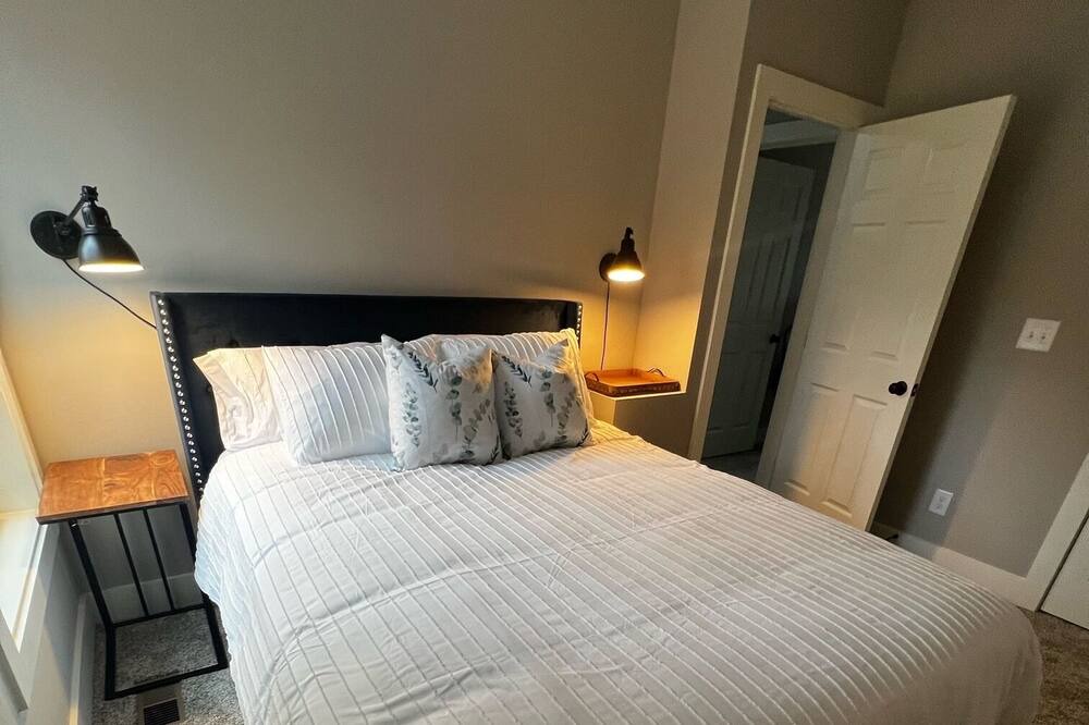 Photo of Bedroom in Lenoir City