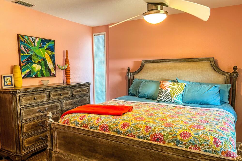 Photo of Bedroom in Yankeetown