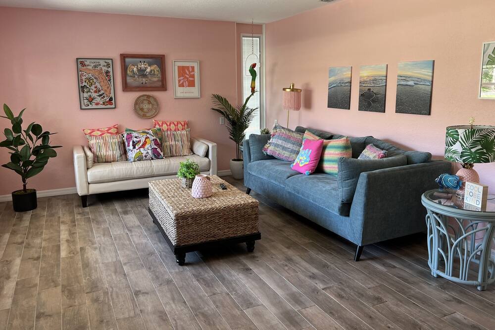 Photo of Livingroom in Yankeetown