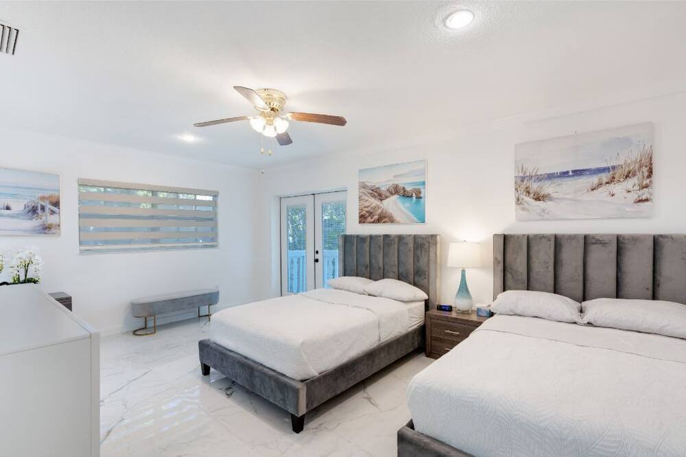 Photo of Bedroom in Surfside