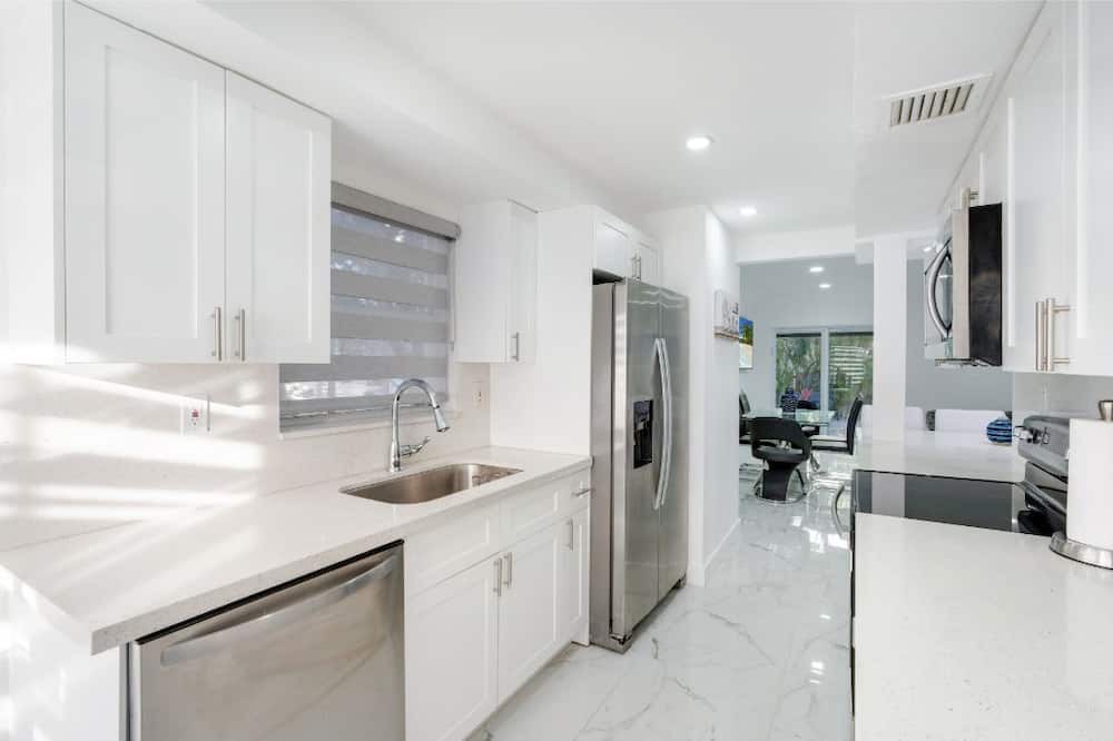 Photo of Kitchen in Surfside