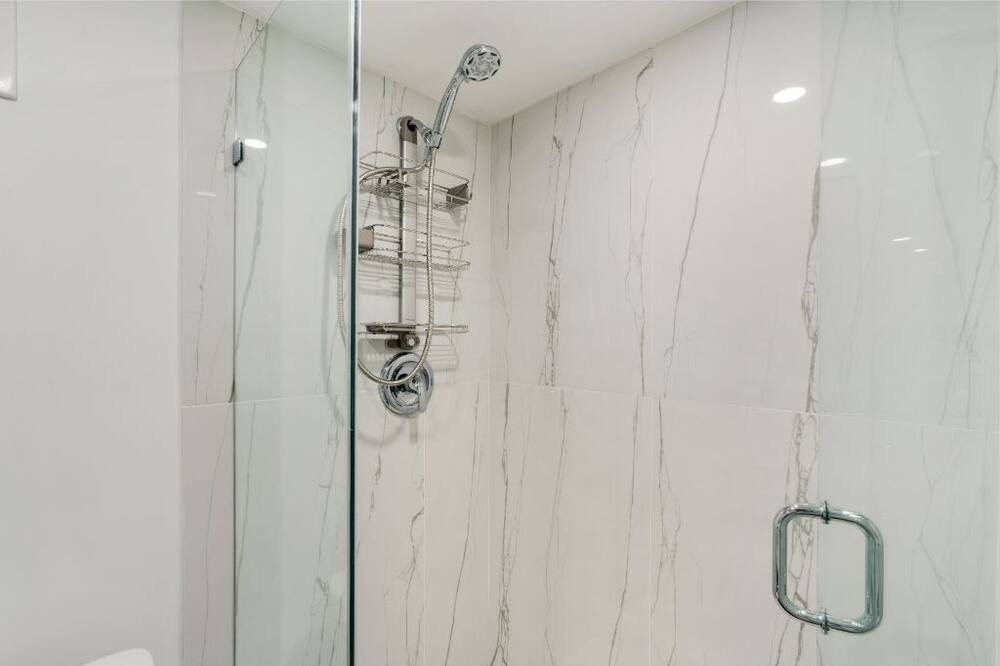 Photo of Bathroom in Surfside