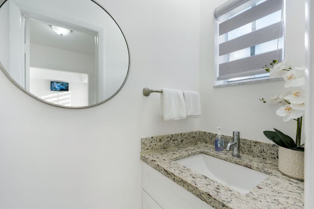 Photo of Bathroom in Surfside