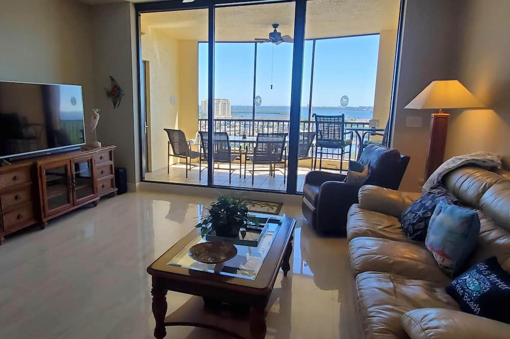 Photo of Livingroom in Cape Harbour