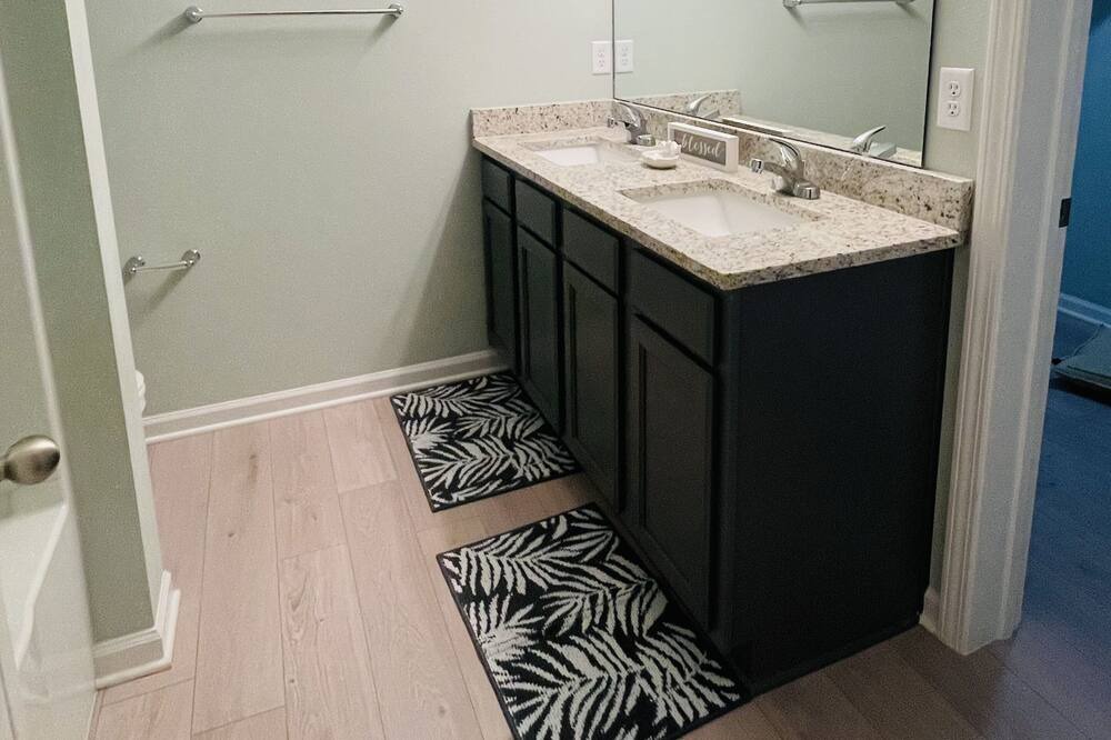 Photo of Bathroom in Green Cove Springs